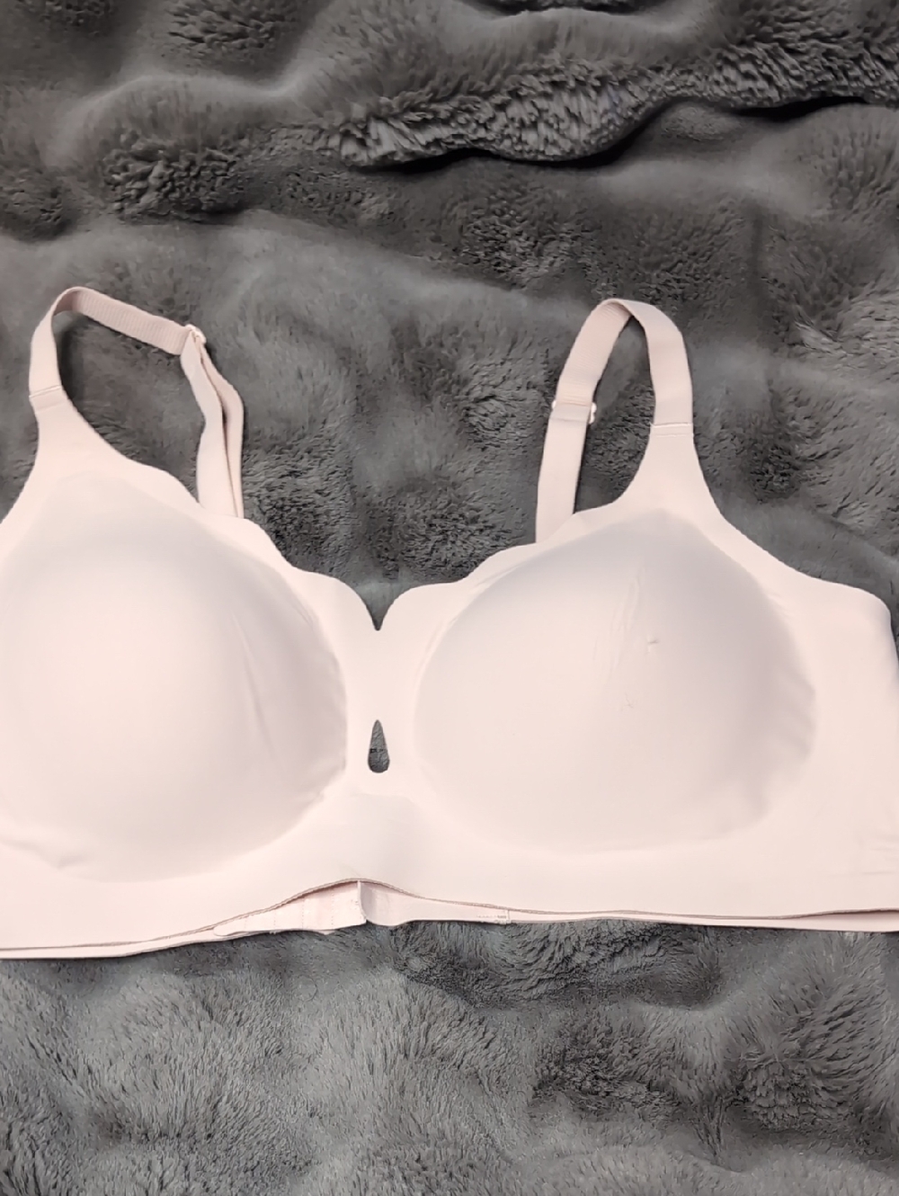Light Pink Seamless Molded Cup Bra with Scalloped Edge